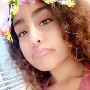 Meet your Posher, Mia